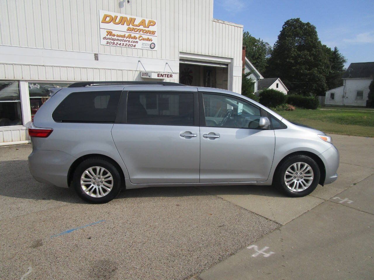 Used 2015 Toyota Sienna XLE Premium FWD image 6