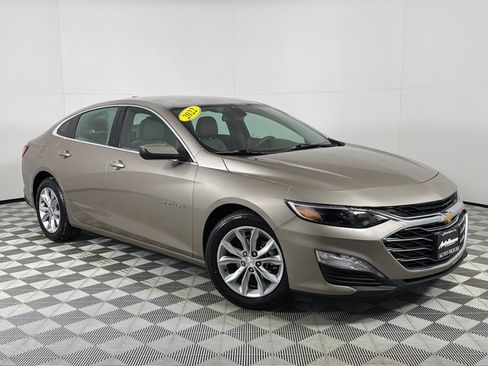 Used 2022 Chevrolet Malibu LT image 2