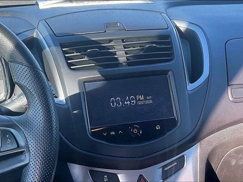 Used 2015 Chevrolet Trax LT w/ LT Sun and Sound Package image 11