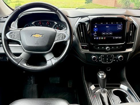 Used 2020 Chevrolet Traverse LT w/ LPO, Black Accent Package AWD/4WD image 24