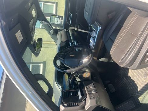 Used 2024 Chevrolet Silverado 3500 High Country AWD/4WD image 4