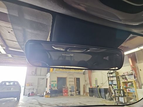 Used 2021 Hyundai Elantra SE image 15