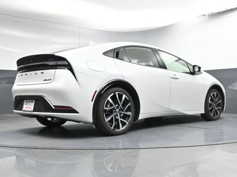 Certified 2024 Toyota Prius Prime XSE image 27