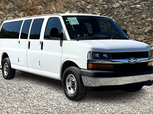 Used 2020 Chevrolet Express 3500 LT w/ LT Preferred Equipment Group image 10