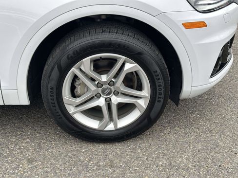 Used 2019 Audi Q5 2.0T Premium w/ Convenience Package AWD/4WD image 9