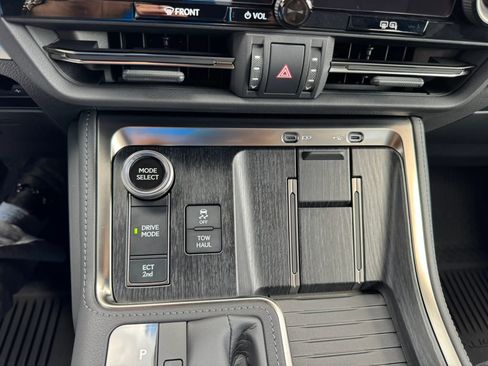 Used 2026 Lexus GX 550 w/ Accessory Package (2T) AWD/4WD image 43