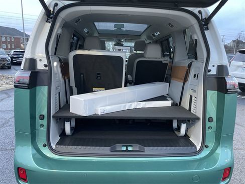 Used 2025 Volkswagen ID. Buzz 1st Edition image 36