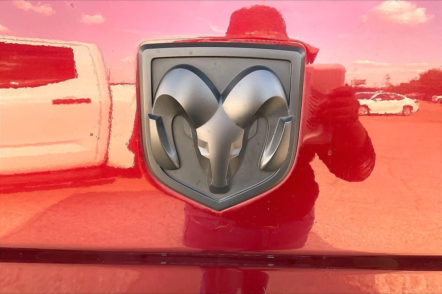 Used 2018 RAM 2500 Laramie w/ Sport Appearance Group AWD/4WD image 30