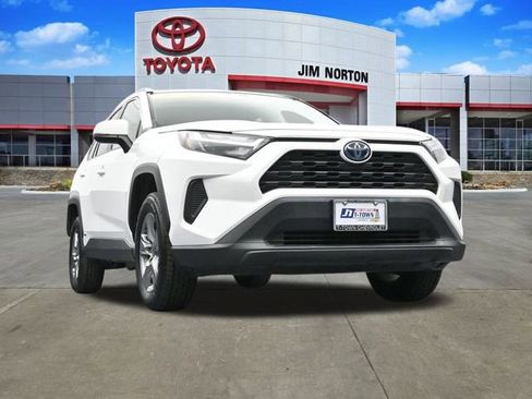Used 2022 Toyota RAV4 XLE image 46