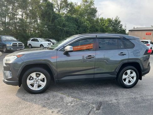 Used 2019 Toyota RAV4 XLE w/ Convenience Package FWD image 6