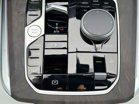 New 2026 BMW X5 xDrive50e image 31