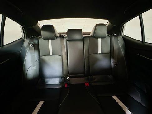 Used 2025 Toyota Camry SE image 29