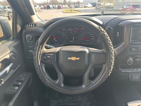 Used 2022 Chevrolet Silverado 1500 Custom AWD/4WD image 16