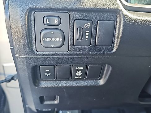 Used 2016 Toyota 4Runner SR5 image 17