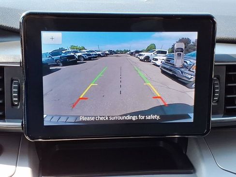 Used 2024 Ford Explorer XLT w/ Equipment Group 202A AWD/4WD image 22