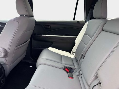 Used 2023 Honda Passport EX-L image 13