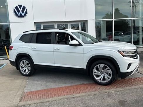Used 2023 Volkswagen Atlas SE FWD image 3