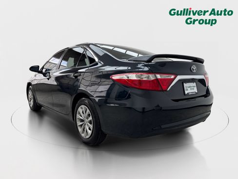 Used 2017 Toyota Camry LE FWD image 5