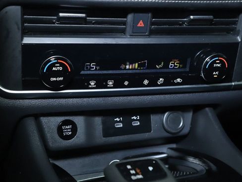 Certified 2025 Nissan Rogue SV image 26