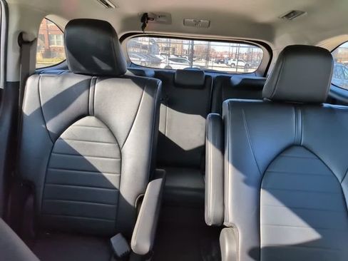 Used 2024 Toyota Highlander XLE image 23