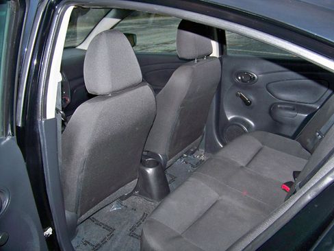 Used 2019 Nissan Versa S FWD image 37