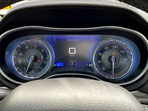 Used 2022 Chrysler 300 Touring w/ Sport Appearance Package RWD image 12