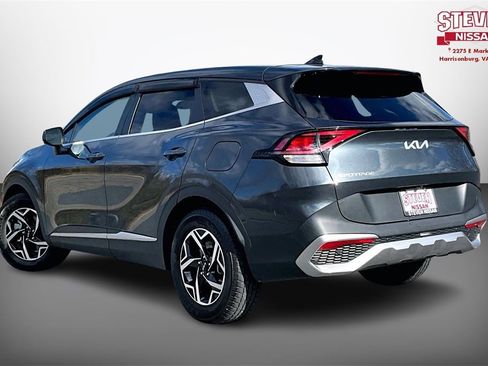 Used 2023 Kia Sportage LX image 4