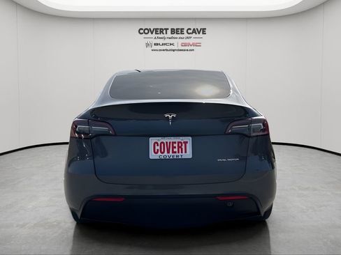 Used 2022 Tesla Model Y Long Range image 8