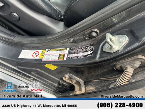 Used 2013 Toyota Avalon Limited w/ Technology Pkg image 14