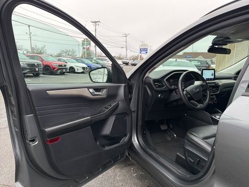 Used 2022 Ford Escape SEL image 9