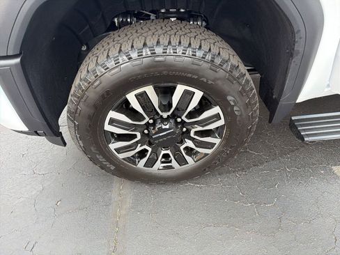 New 2026 GMC Sierra 3500 Denali Ultimate AWD/4WD image 16