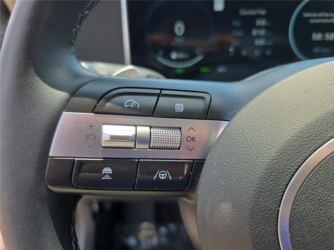 Certified 2025 Hyundai Sonata Limited FWD image 32