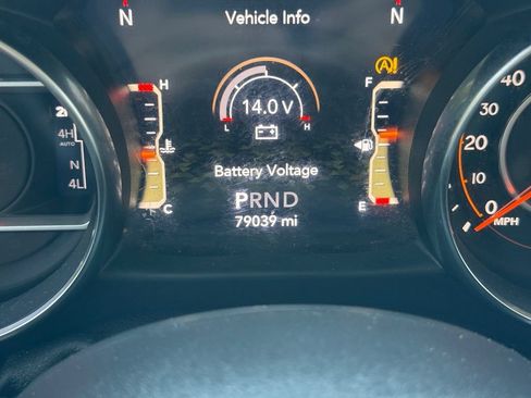 Used 2019 Jeep Wrangler Unlimited Sahara AWD/4WD image 31