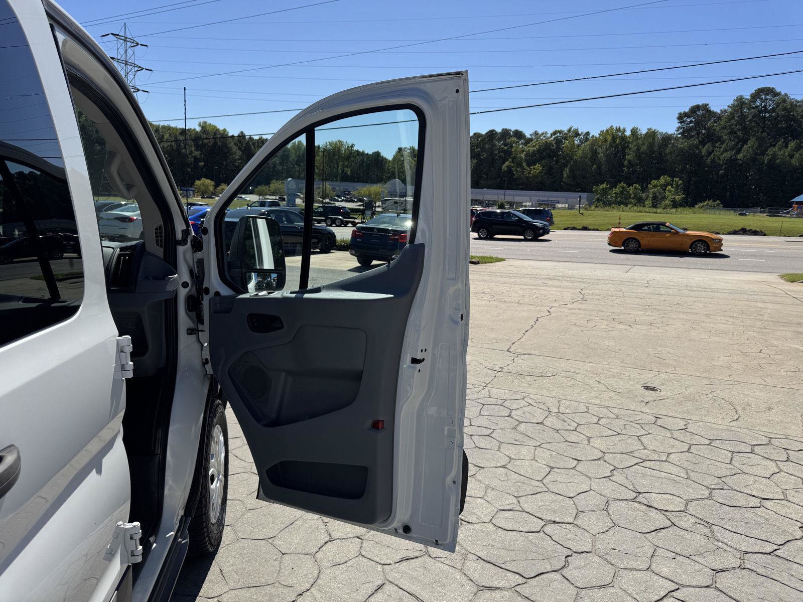 Used 2017 Ford Transit 350 XLT RWD image 15