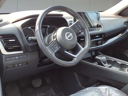 Used 2023 Nissan Rogue SL w/ SL Premium Package image 9