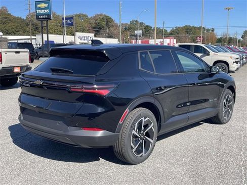 New 2026 Chevrolet Equinox EV LT image 3