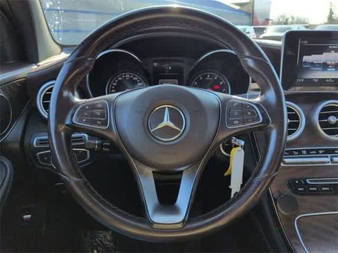 Used 2018 Mercedes-Benz GLC 300 4MATIC image 24