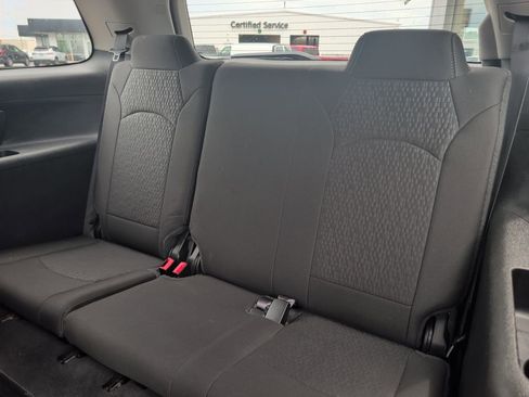 Used 2016 GMC Acadia SLE AWD/4WD image 19