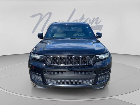 Used 2025 Jeep Grand Cherokee L Limited w/ Luxury Tech Group II AWD/4WD image 3