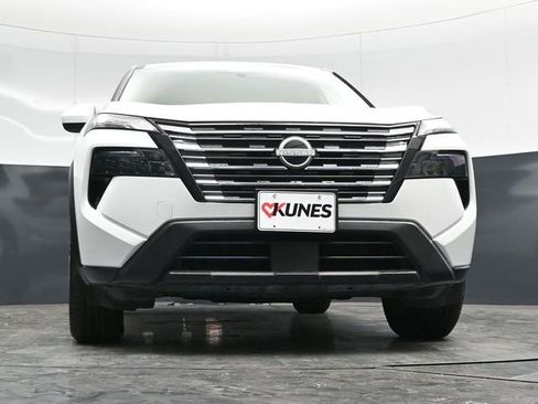 Used 2025 Nissan Rogue SV AWD/4WD image 53