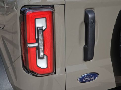 New 2025 Ford Bronco Outer Banks image 40