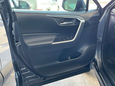 Used 2025 Toyota RAV4 XLE image 20