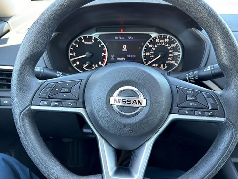 Used 2022 Nissan Altima 2.5 SV FWD image 14