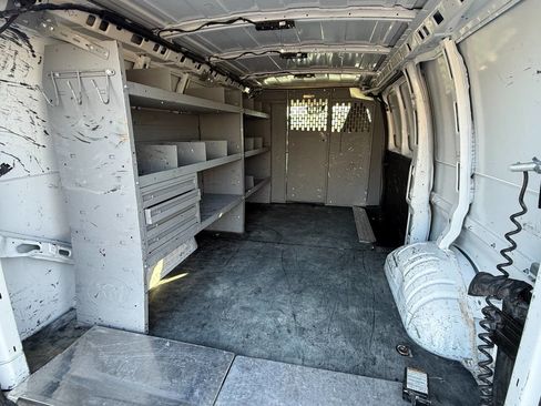 Used 2019 Chevrolet Express 3500 w/ Driver Convenience Package image 13