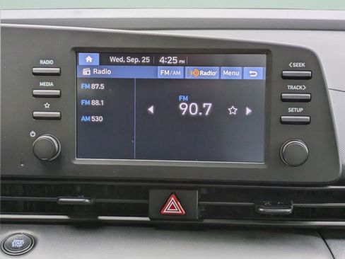 Certified 2025 Hyundai Elantra SEL FWD image 14