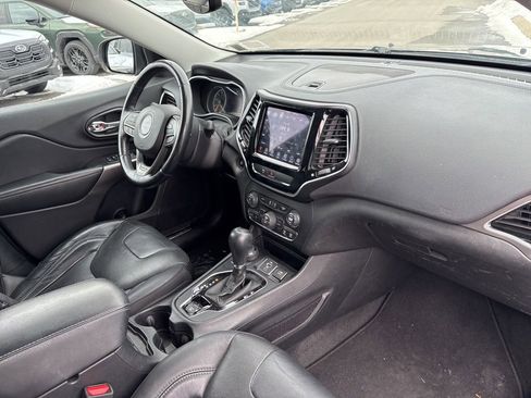 Used 2019 Jeep Cherokee Limited image 8