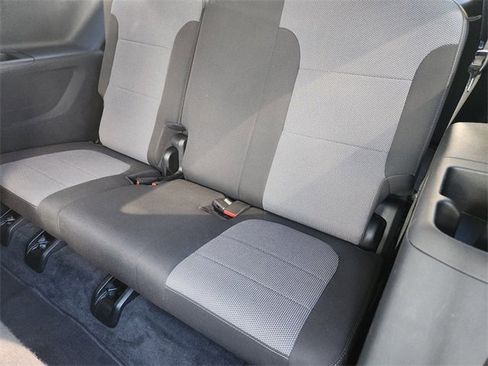 Used 2020 Chevrolet Traverse LT image 28