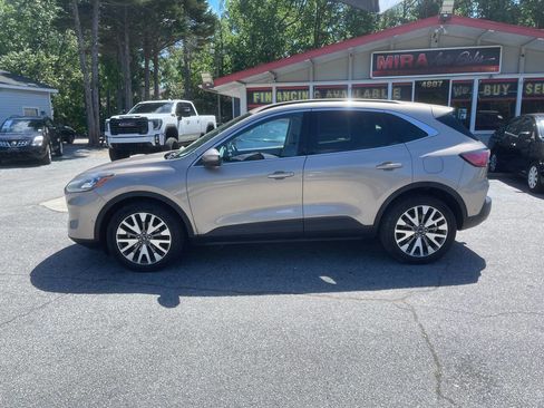 Used 2020 Ford Escape Titanium AWD/4WD image 8