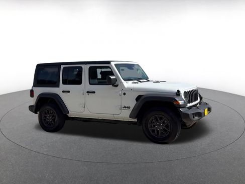 Used 2025 Jeep Wrangler Unlimited Sport AWD/4WD image 2