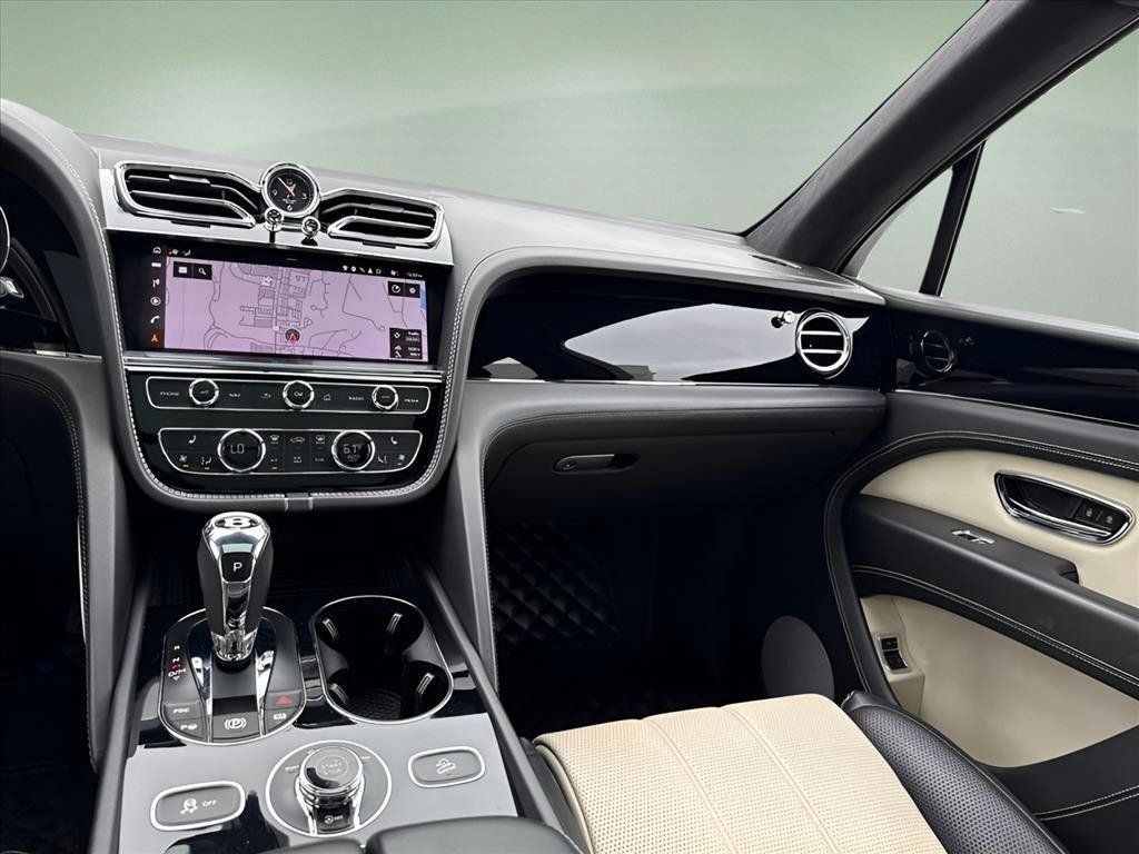 Used 2023 Bentley Bentayga AWD/4WD image 11